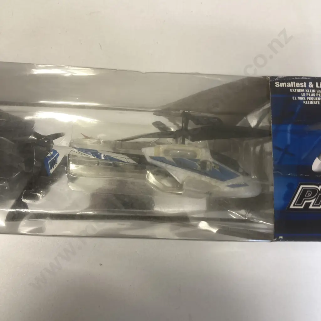 Picoo Z Miniature Remote-Controlled 2-Channel Helicopter Image 1++