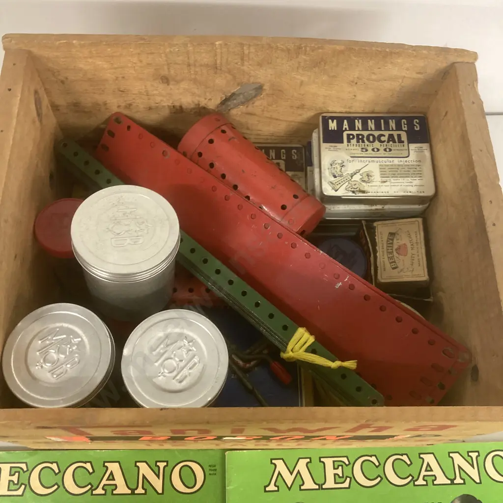 Vintage Meccano With Instructions For Outfit No.5, No.5A, No.6A In Vintage Taniwha Soap Box Image 1++