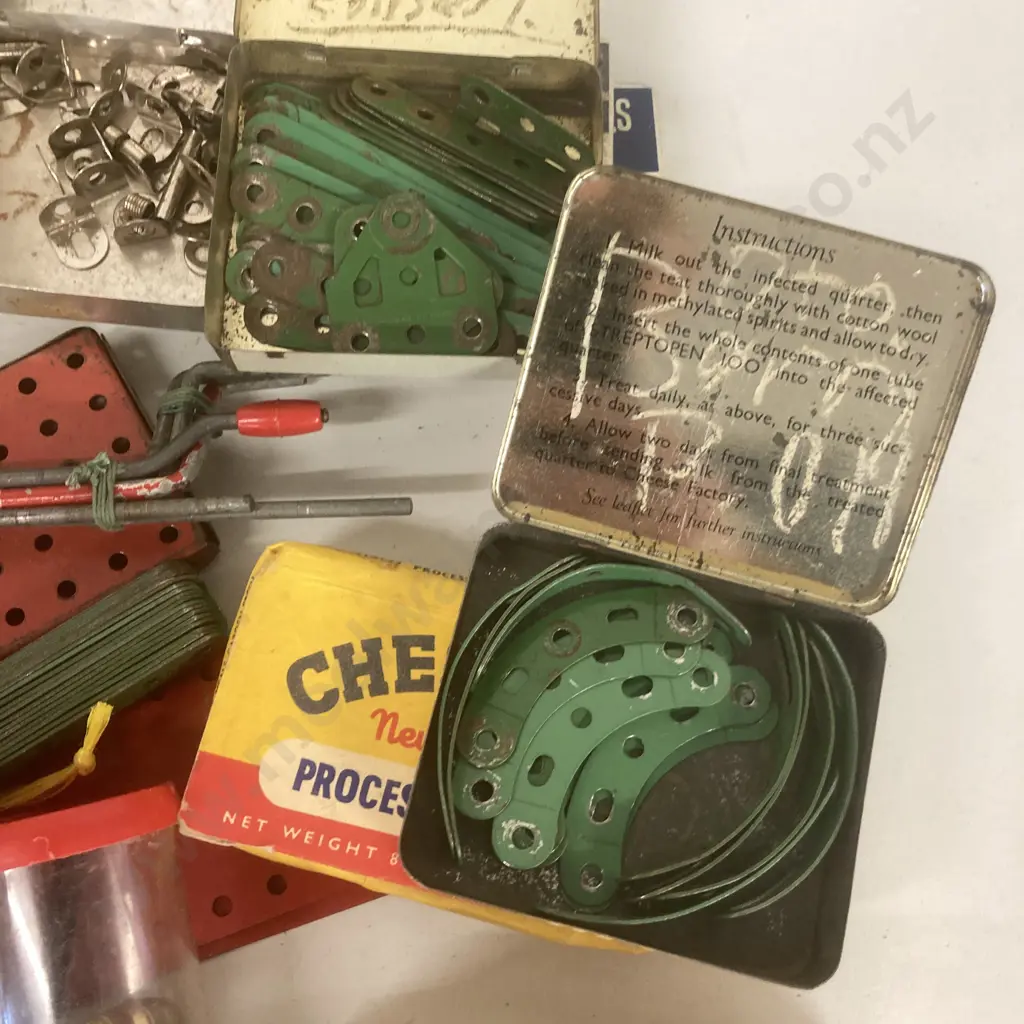 Vintage Meccano With Instructions For Outfit No.5, No.5A, No.6A In Vintage Taniwha Soap Box Image 1++