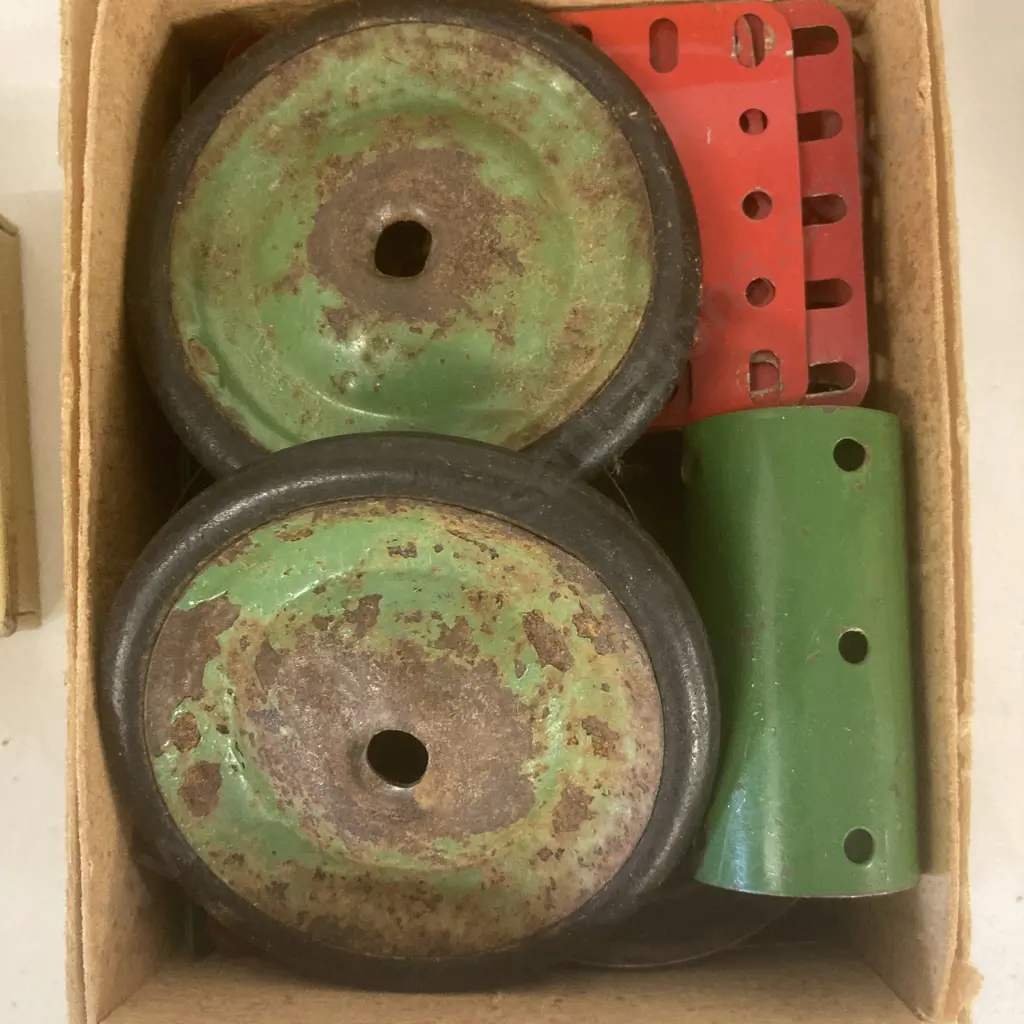Vintage Meccano With Instructions For Outfit No.5, No.5A, No.6A In Vintage Taniwha Soap Box Image 1++