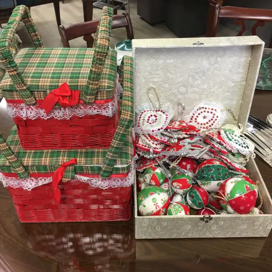 Vintage Xmas Decorations & Baskets x2