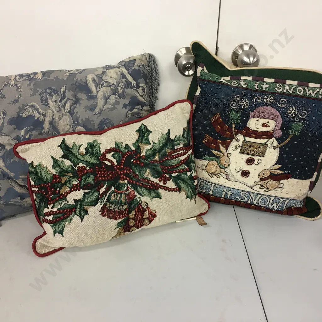 Selection of Christmas Cushions Image 1++
