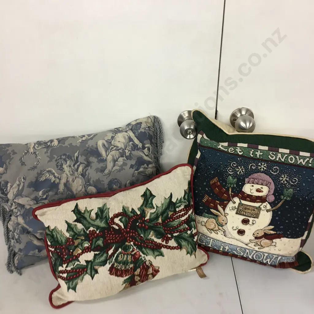 Selection of Christmas Cushions Image 1++