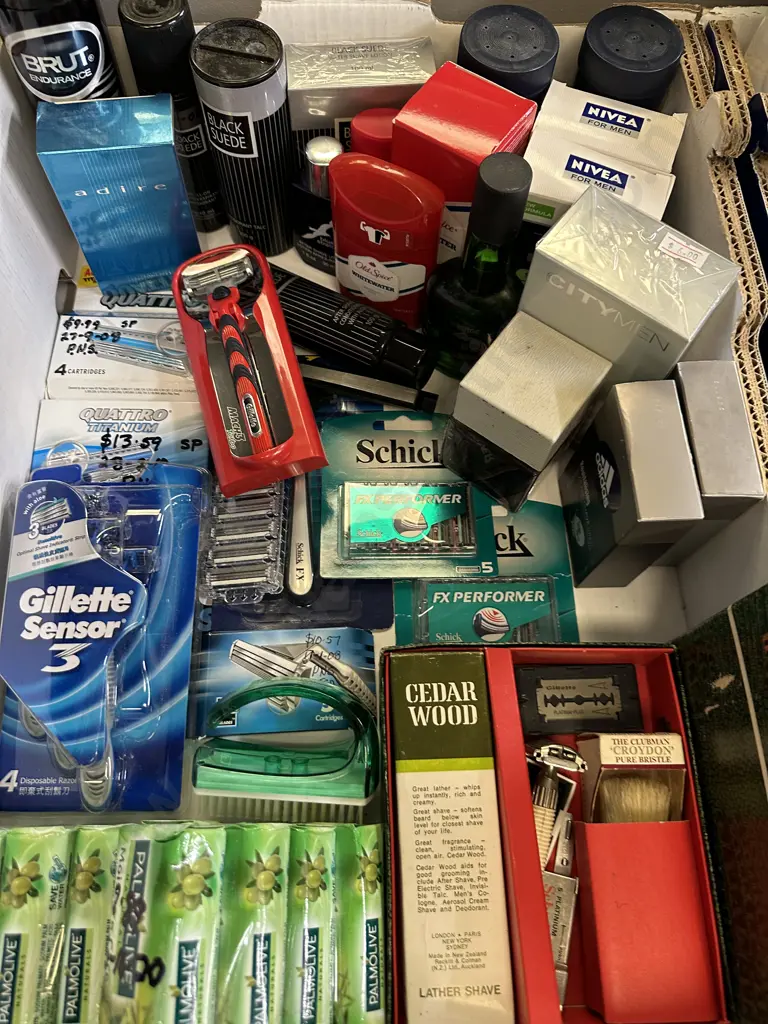 Box lot Aftershaves, Razors Etc Image 1++