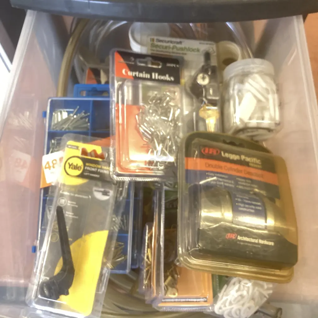 Taurus 3 Drawer Unit With Hardware, Screw & Nail Packs Etc Image 1++