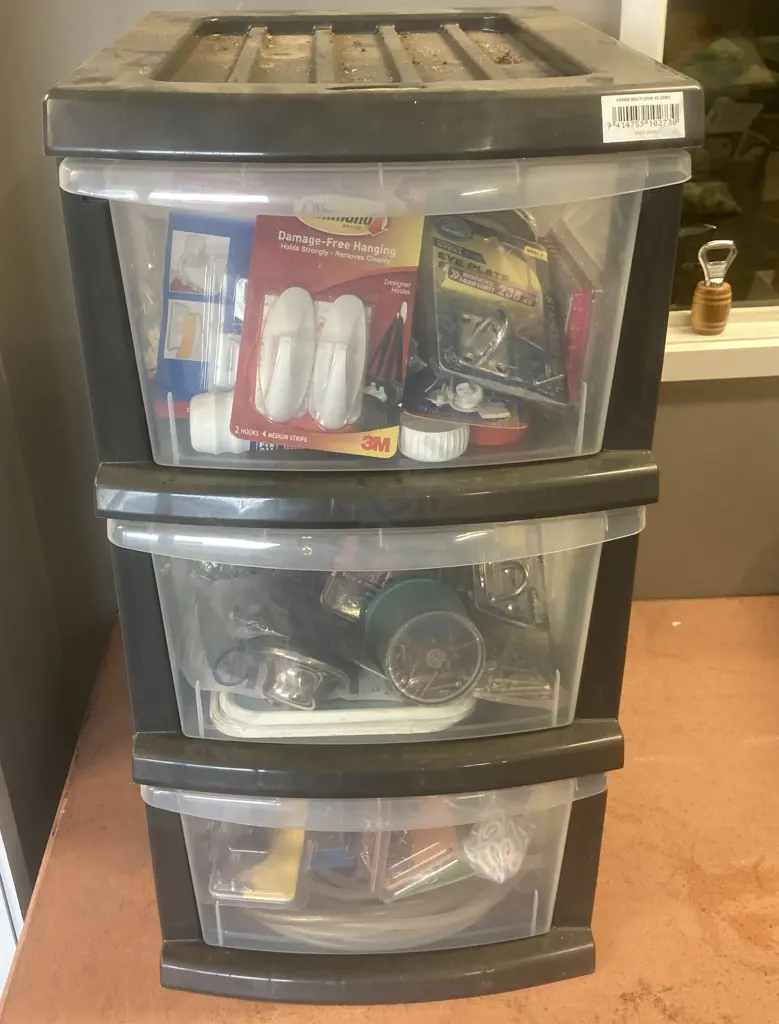 Taurus 3 Drawer Unit With Hardware, Screw & Nail Packs Etc Image 1++