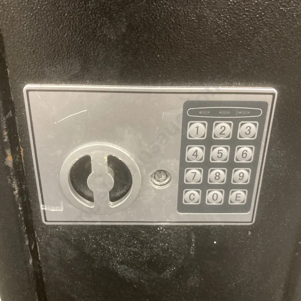 Metal Gun Cabinet With Keys, H132.5 W26 D22cm (Not Working) Image 1++