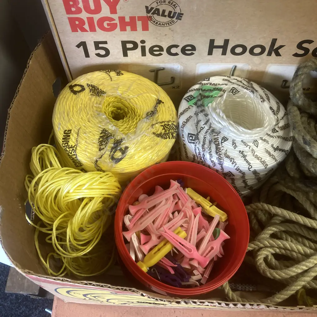 Box Lot Hook Set, Ropes, String, Pegs Image 1++