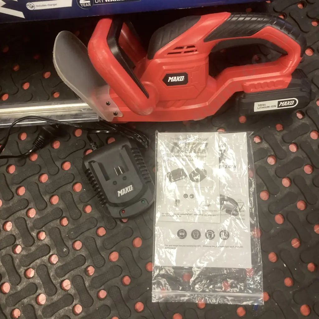 MAKO 18V Hedge Trimmer With Charger & Manual Image 1++