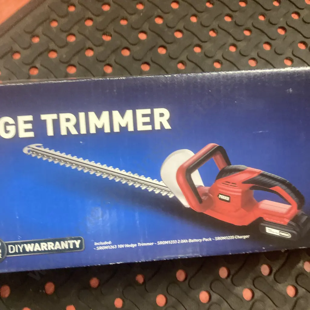 MAKO 18V Hedge Trimmer With Charger & Manual Image 1++