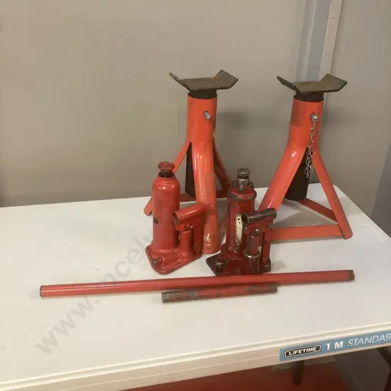 Pair of Axle Stands & 2 Bottle Jacks