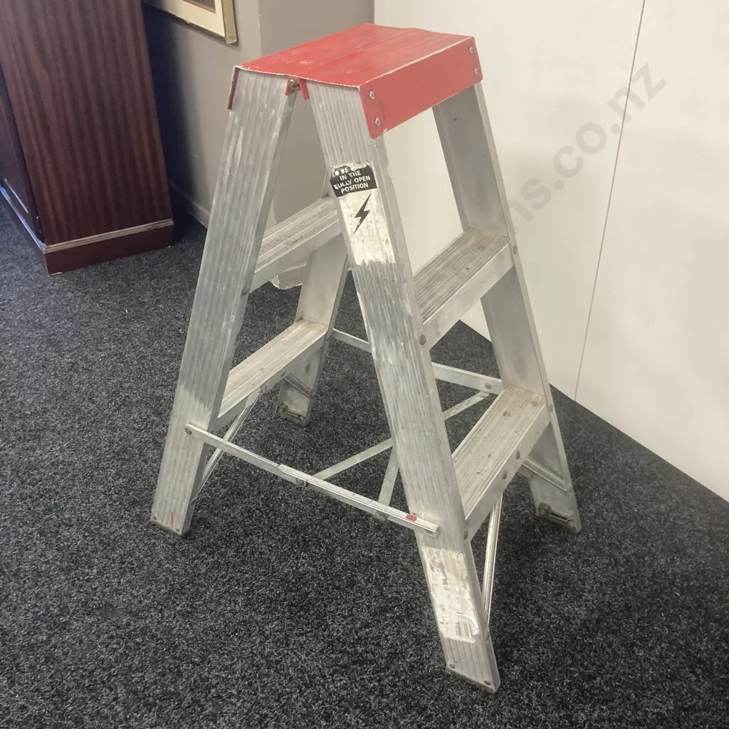 Aluminium Stepladder, H94cm Image 1++