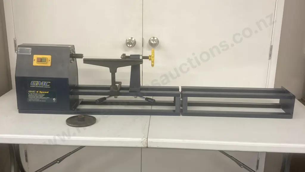 GMC 4 Speed Wood Lathe. Model ML1000, 1/2Hp, 4Spd, With Extension, L142cm Image 1++