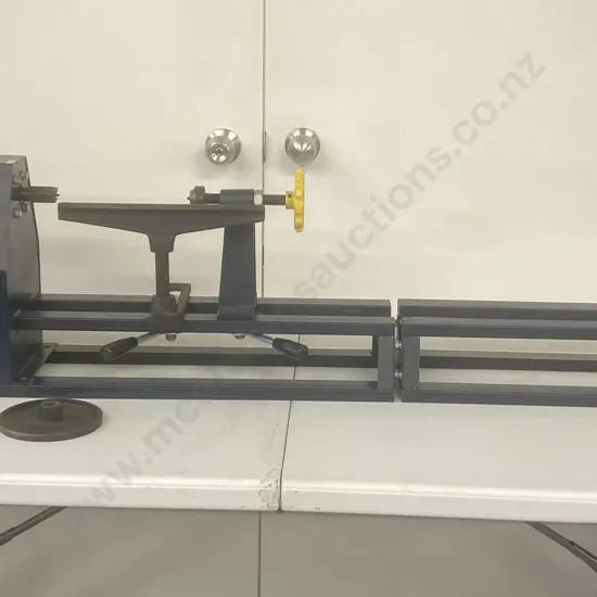 GMC 4 Speed Wood Lathe. Model ML1000, 1/2Hp, 4Spd, With Extension, L142cm