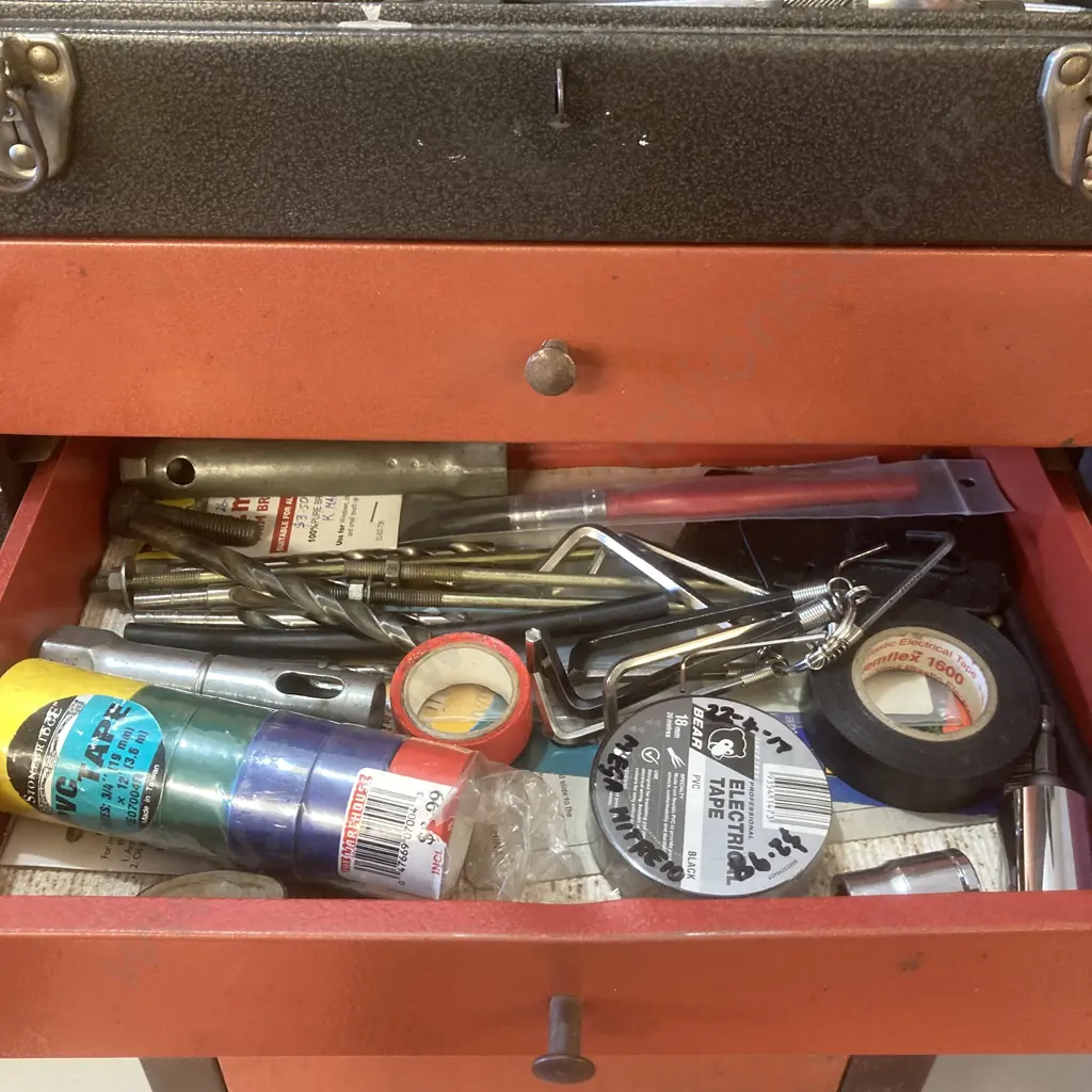 Steel Toolbox & Roller Cabinet With Tools Image 1++