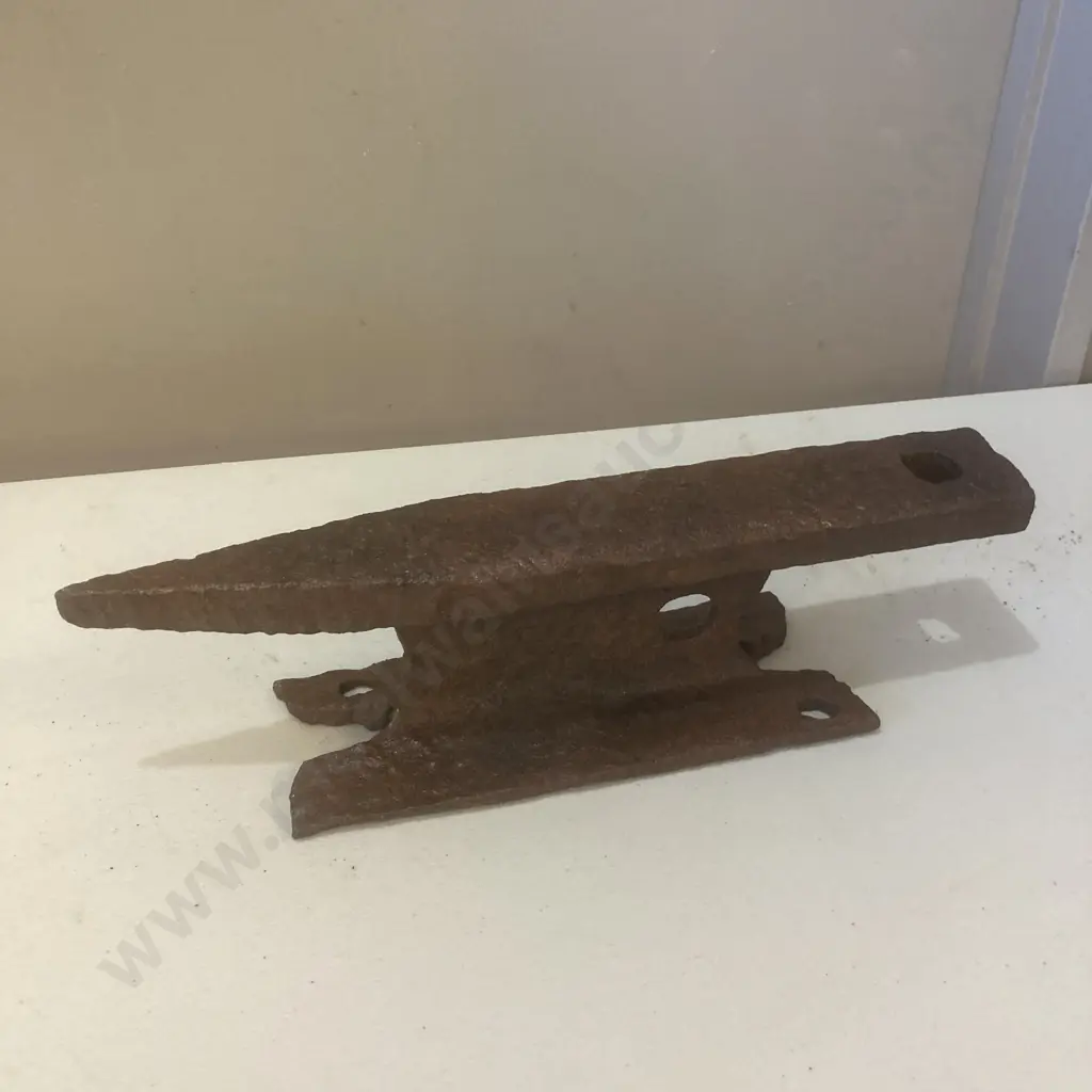 Old Anvil Ex Waihi, H10 W38.5 D10cm Image 1++