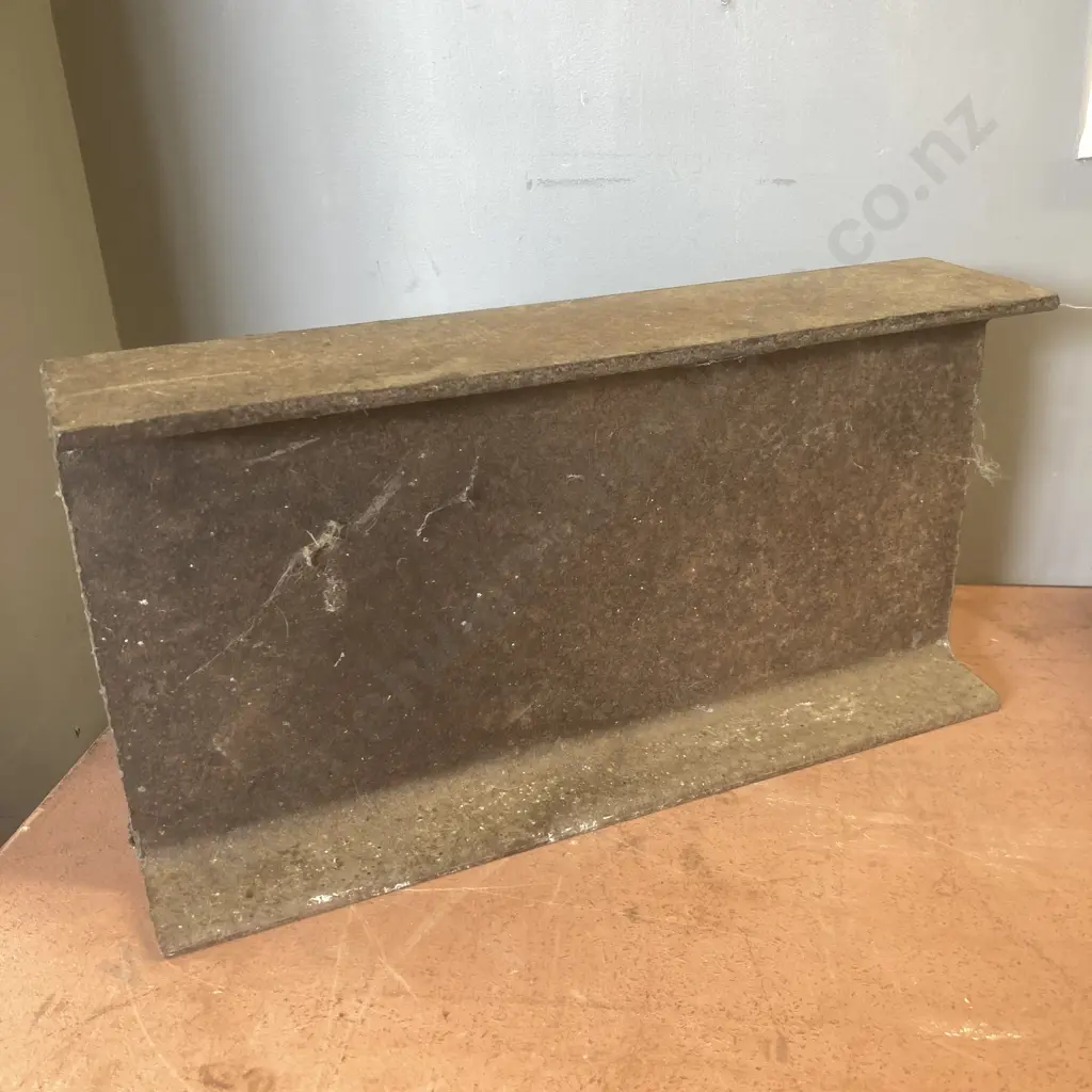 Anvil / Piece Of Steel, H23 W45 10.5cm Image 1++