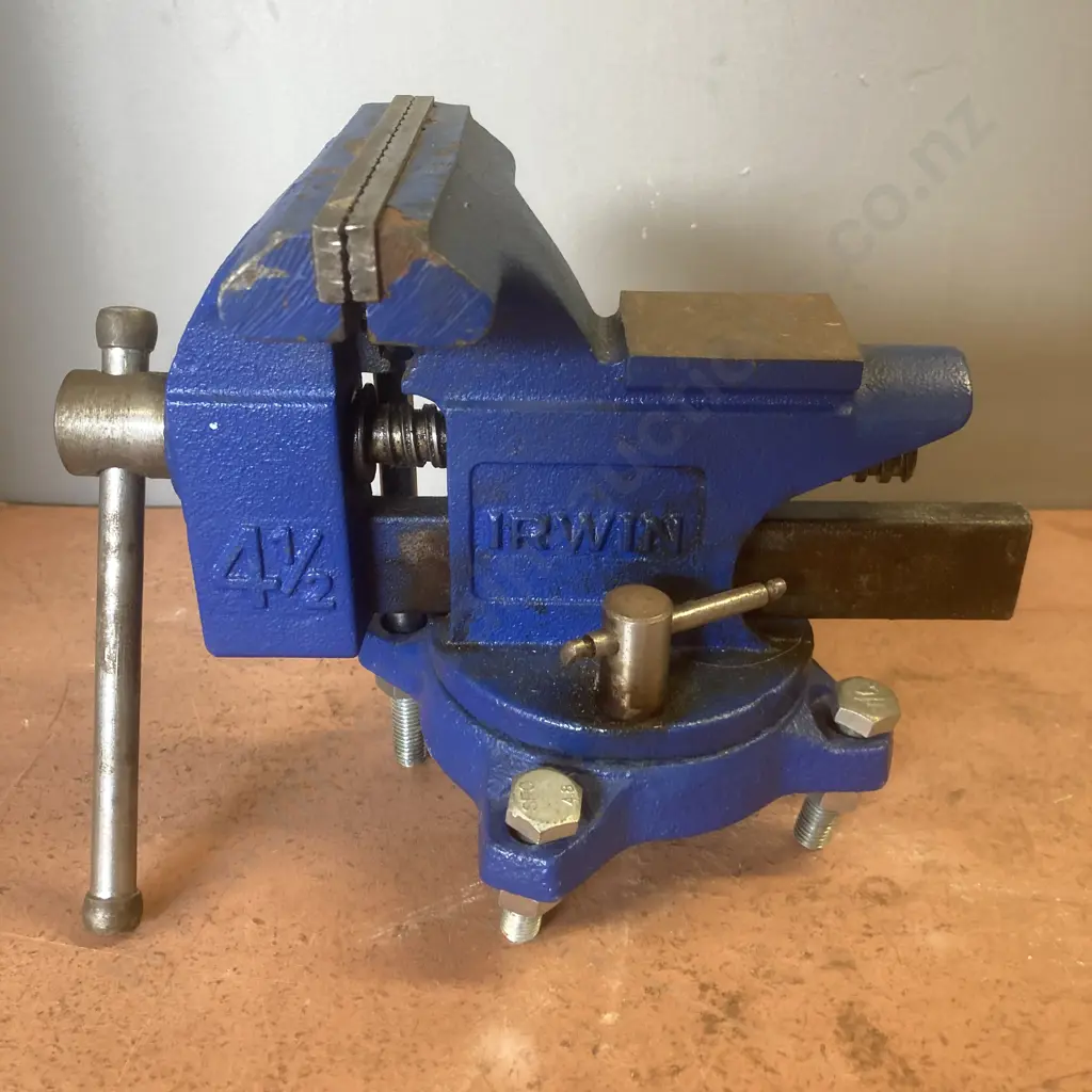 Irwin 4 1/2" Rotating Bench Vice Image 1++