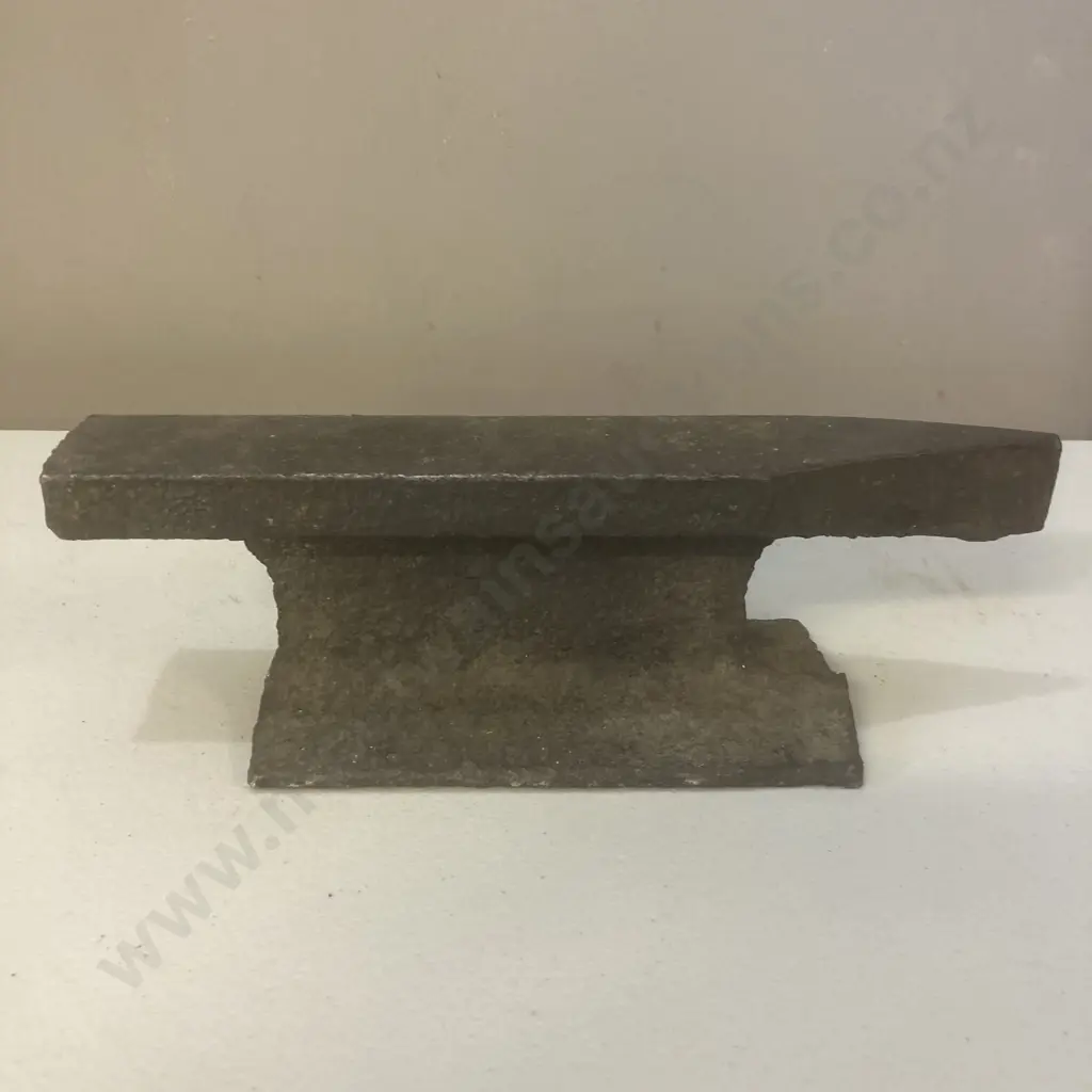 Anvil - H10 W31.5 D9.5cm Image 1++