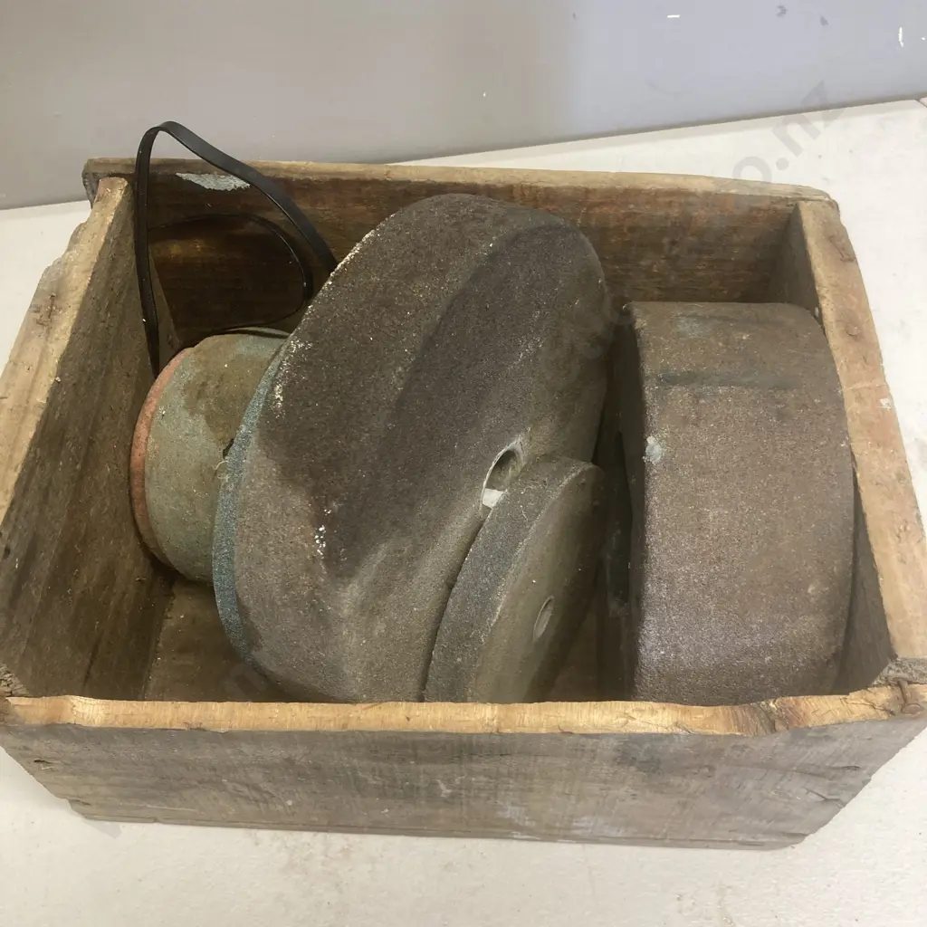Box Lot Assorted Grinding Wheels Image 1++