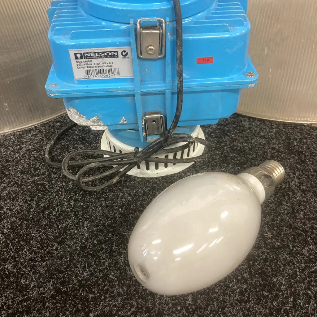 Lot of 3 Industrial Lights With Bulbs. 400W Metal Halide Image 1++
