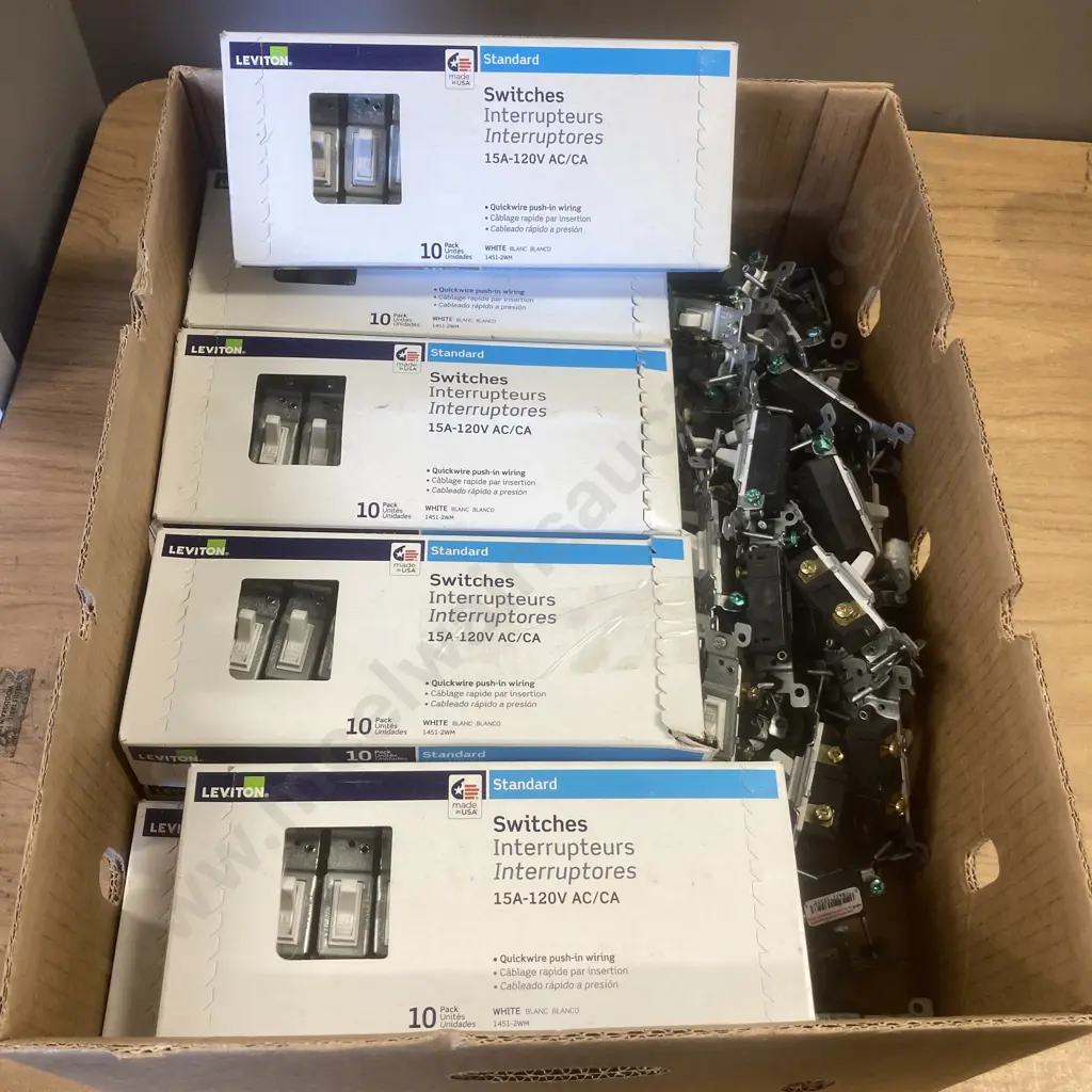 Box lot Leviton 15 A-120V AC/CA  Switches Image 1++