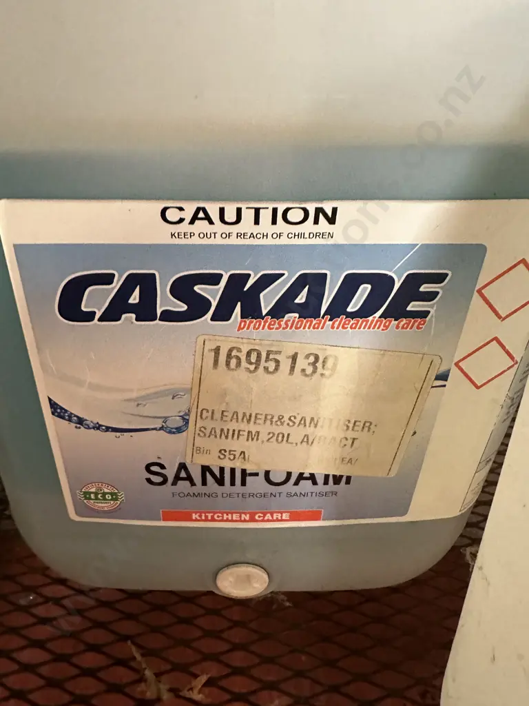 2 x Containers of Sani Foam Image 1++