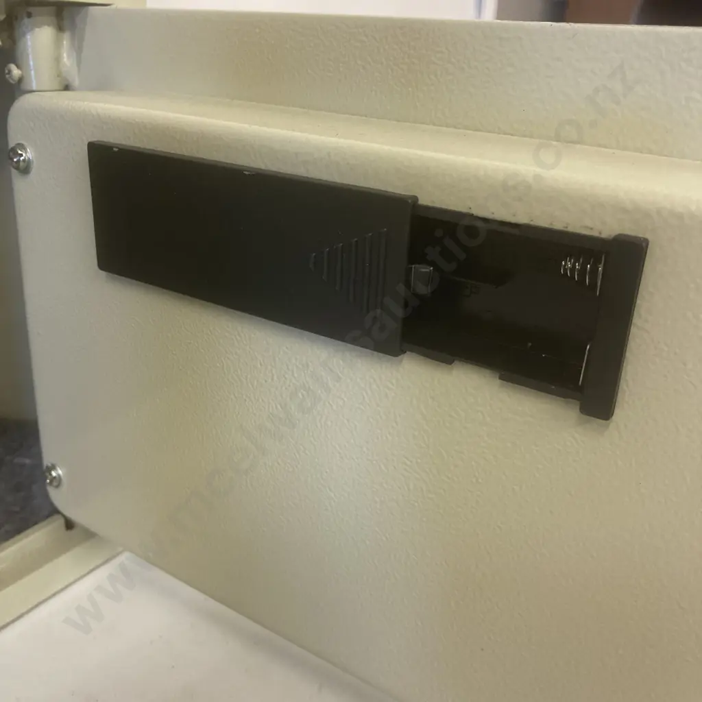 Dual Locking Electronic Safe H25 W35 D25cm (No Key) Image 1++