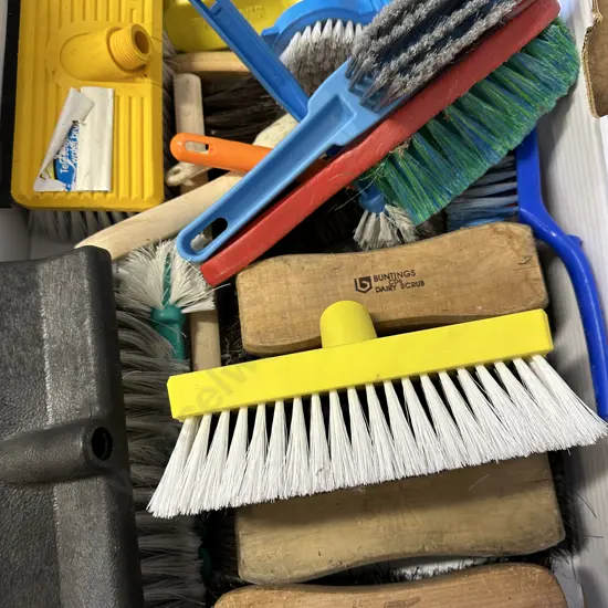 Box Lot Brushes & Broom Heads
