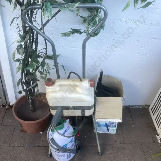 2 Small Pressure Sprayers and a Sprayrite Sprayer (Hole In Top)