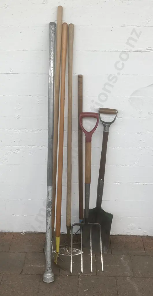 Assorted Garden Tools With Wooden Handles & a Steel Rammer Image 1++