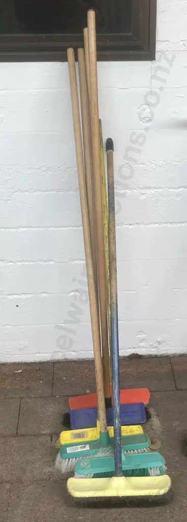 Lot of 6 Brooms Image 1++