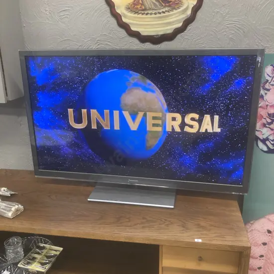 Panasonic 47" LED TV With Remote Control, Model TH-L47ET5Z