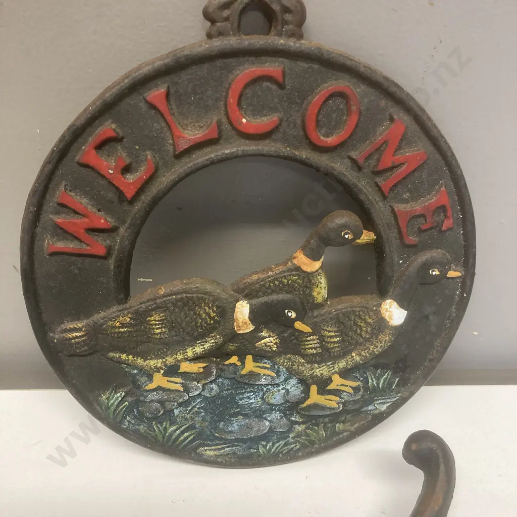 Cast Iron Boot Beetle & Welcome Plaque With Ducks Dia22cm Image 1++