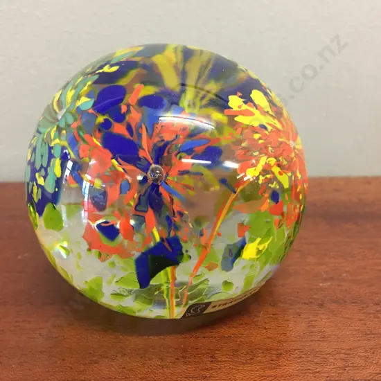 Strathearn Glass Paper Weight Made In Scotland H7cm, W8cm.