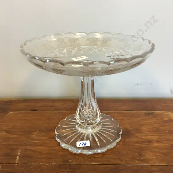 Vintage Crystal Pedestal Cake Plate With Scalloped Edge, Etched Grapes & Leaf Pattern, 19.5 x 23cm