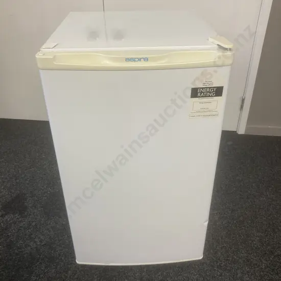 Aspira 73 Litre Vertical Freezer, Model TWLFZ-80