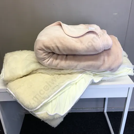 HOMEco Blanket / Throw & Queen Woollen Underlay