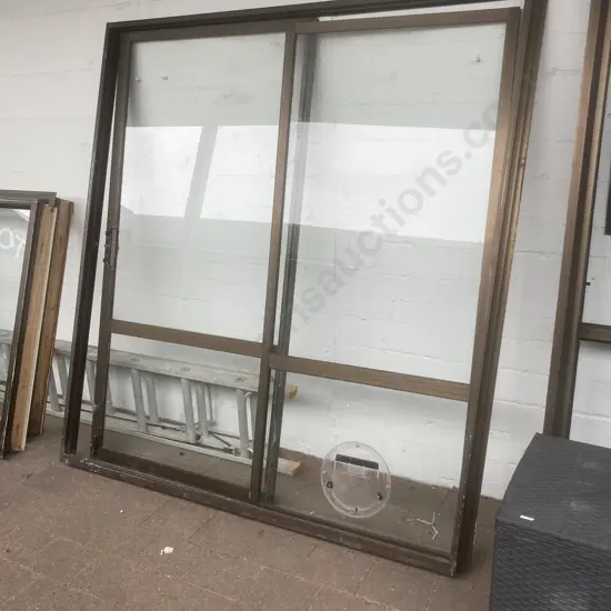 Bronze Aluminum Ranchslider 200.5 x 184.5cm, Cat Door Installed