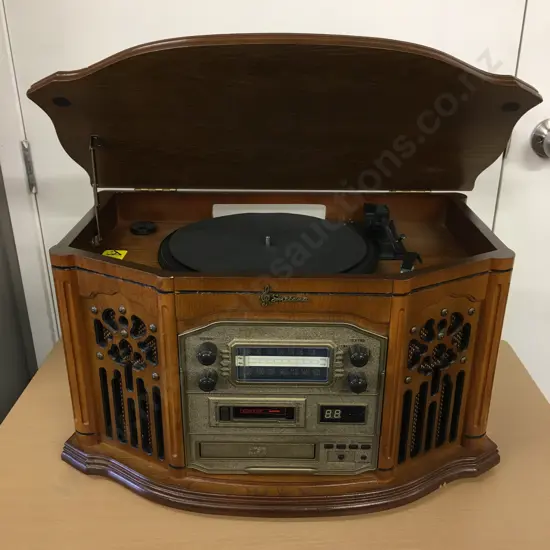 Vintage Style Smetana LP, CD & Radio, Oak Veneer Case