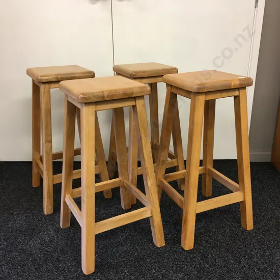 Set of 4 Rimu Barstools, H70cm