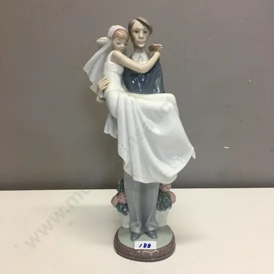 Lladro Figurine "Over The Threshold" Wedding Couple #5282, Juan Huerta Design 1985, Retired 2007, 27x13cm, Original Box
