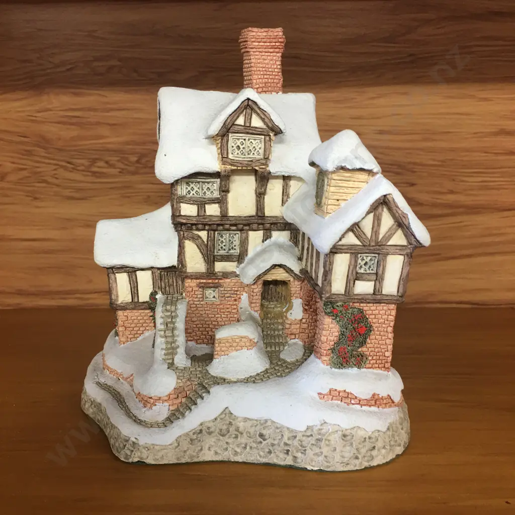 David Winter Collectable Special For Christmas 1987 Ebenezer Scrooge's Counting House Image 1++