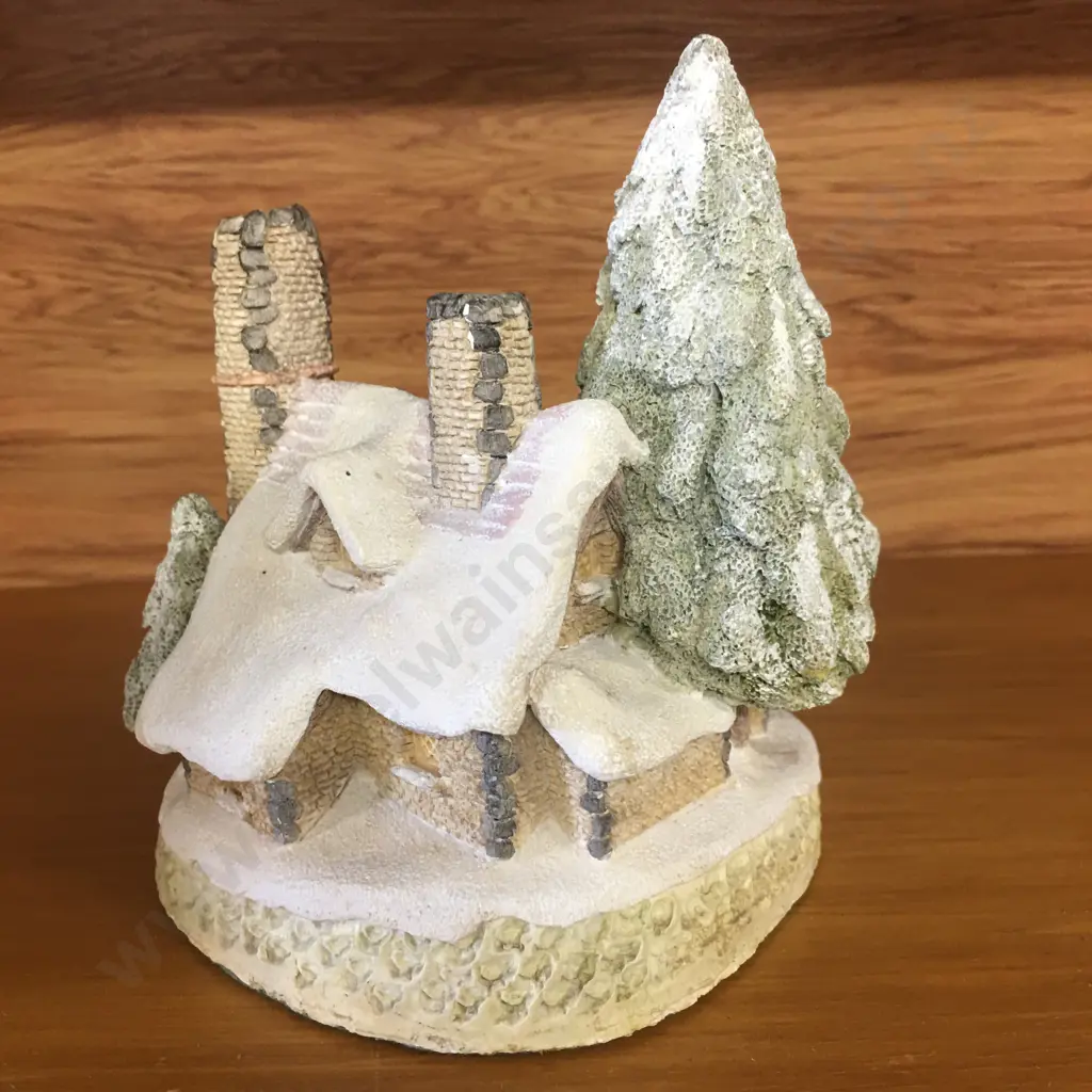 David Winter Collectable Cottages - Snow Cottage (1984) Image 1++