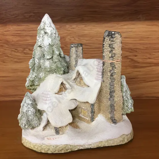 David Winter Collectable Cottages - Snow Cottage (1984)