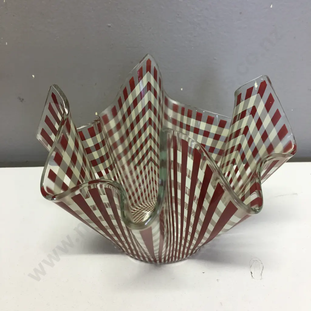 Chance Bros Brown "Gingham" Handkerchief Vase, 1970s, 10 x 14cm Image 1++