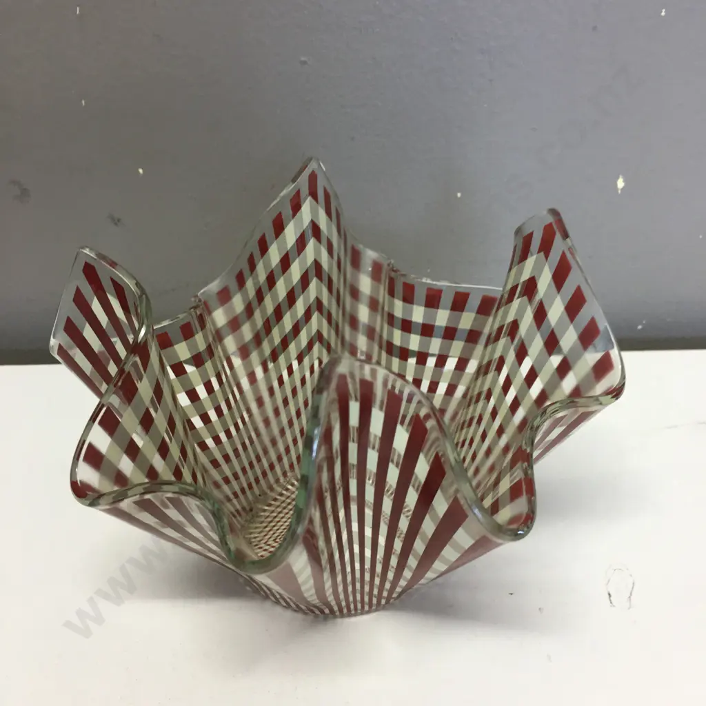 Chance Bros Brown "Gingham" Handkerchief Vase, 1970s, 10 x 14cm Image 1++