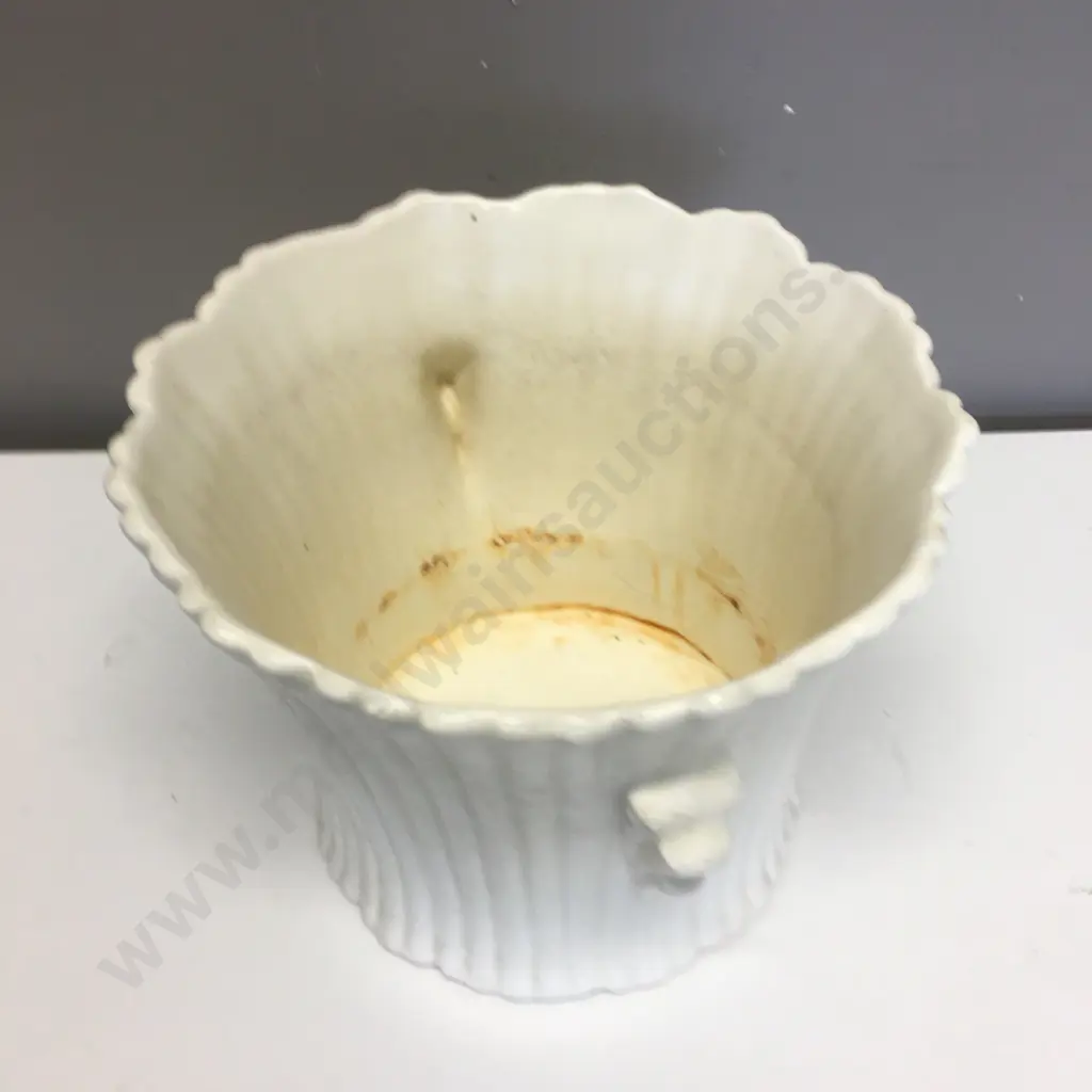 Vintage Cream Shell Detailed Vase H17cm,Dia22cm. Image 1++