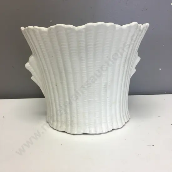 Vintage Cream Shell Detailed Vase H17cm,Dia22cm.