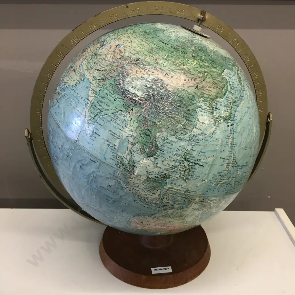 Vintage 1960s Reader's Digest Great World 12" Globe, Replogle Globes USA Wooden Base, Raised Relief Image 1++